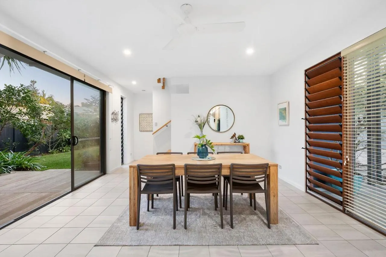 Holiday home 34 Boardrider Crescent Villa Marcoola Australia